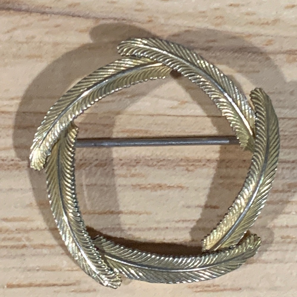 Krementz Brooch Women OS Gold Tone Feather Wreath Pin Vintage Mid Century